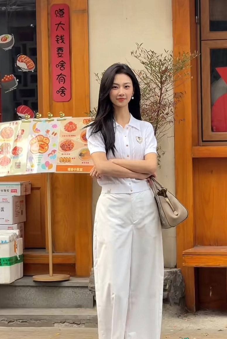#抖音 #苏一宁  抖音网红车模【苏一宁】最近网传十万陪睡事件 据说只为养孩子（4）