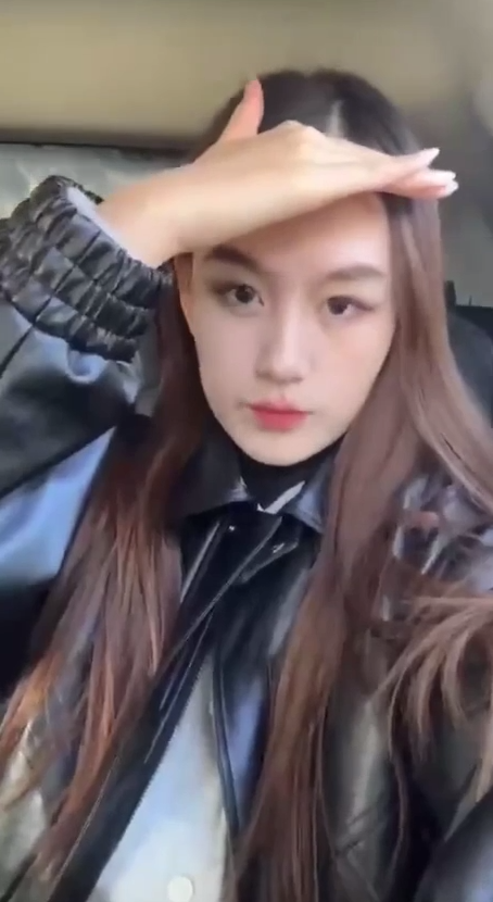 #少妇 #苹果原相机 #露脸 #黑丝 #熟女 因不满老公的无能偷偷出来吃体育生小弟弟被连续爆草一个多小时